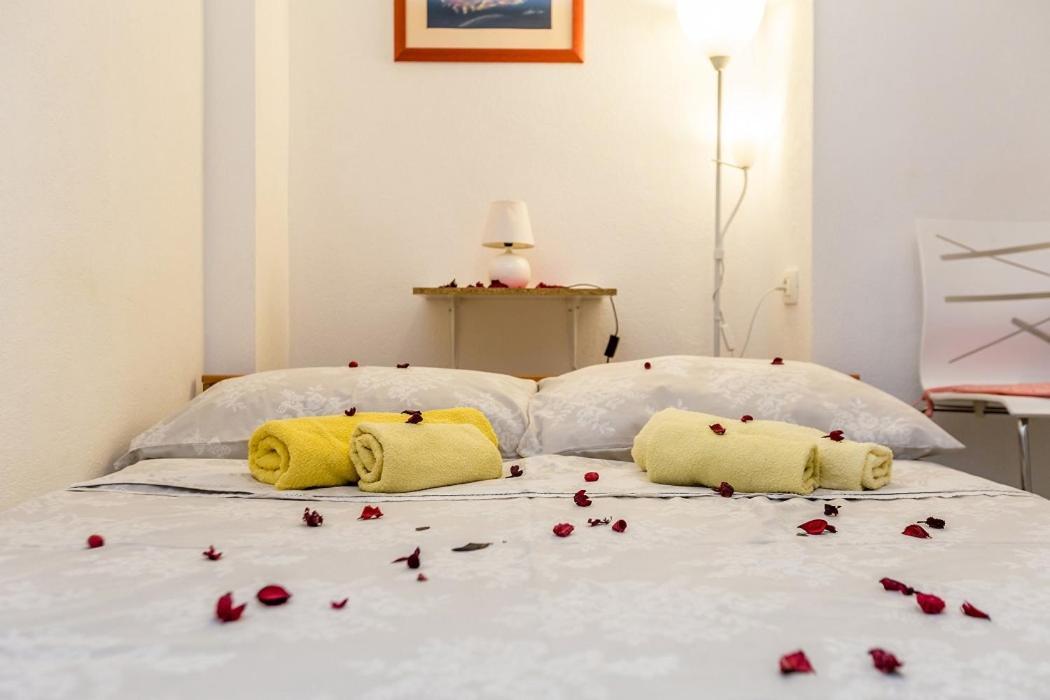 Studio Apartman U Kuci S Bazenom Baška Екстериор снимка